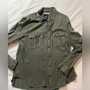 American Eagle button up sweater. Size M. Never worn